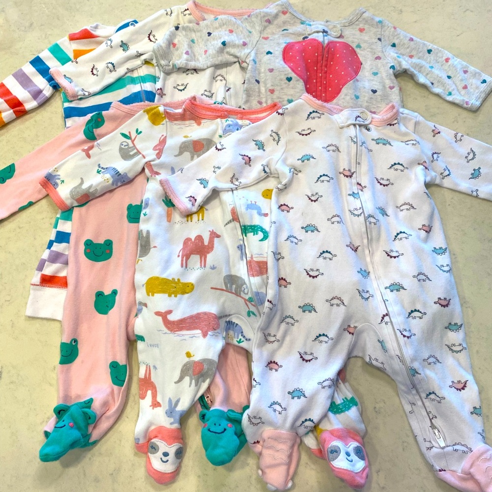 Carter’s two way zip jammies bundle!